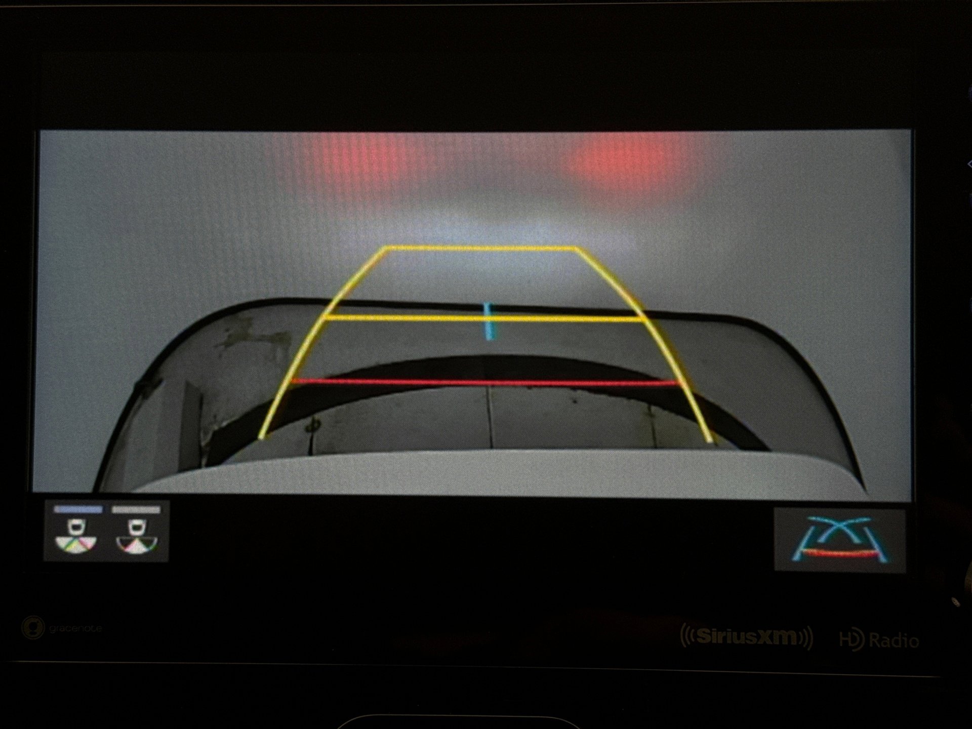 Used 2021 Toyota Venza LE w/ Carpet Mat Package (TMS) image 15