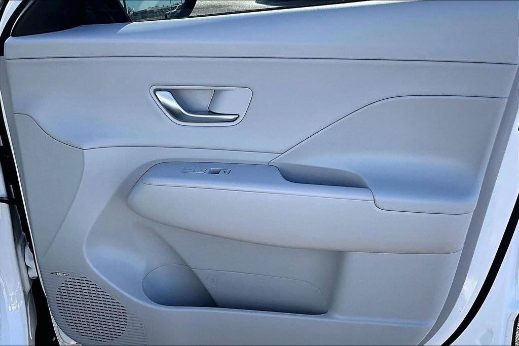 Used 2024 Hyundai Kona Limited image 25