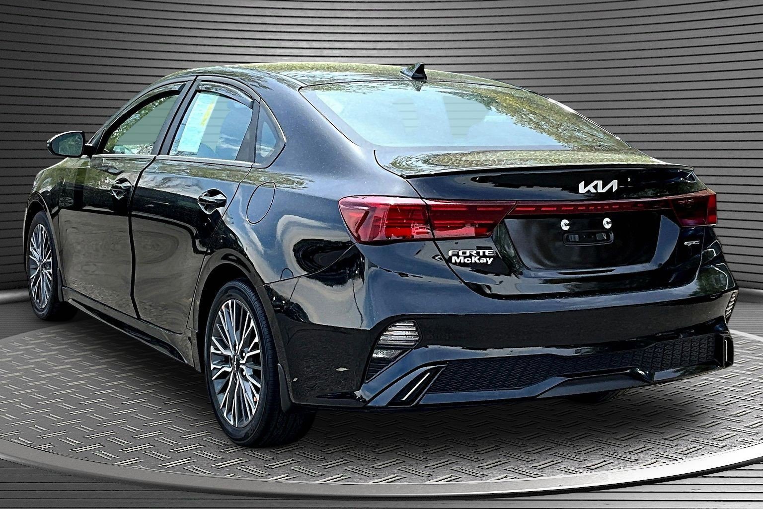 Used 2024 Kia Forte GT-Line w/ GT-Line Premium Package FWD image 4