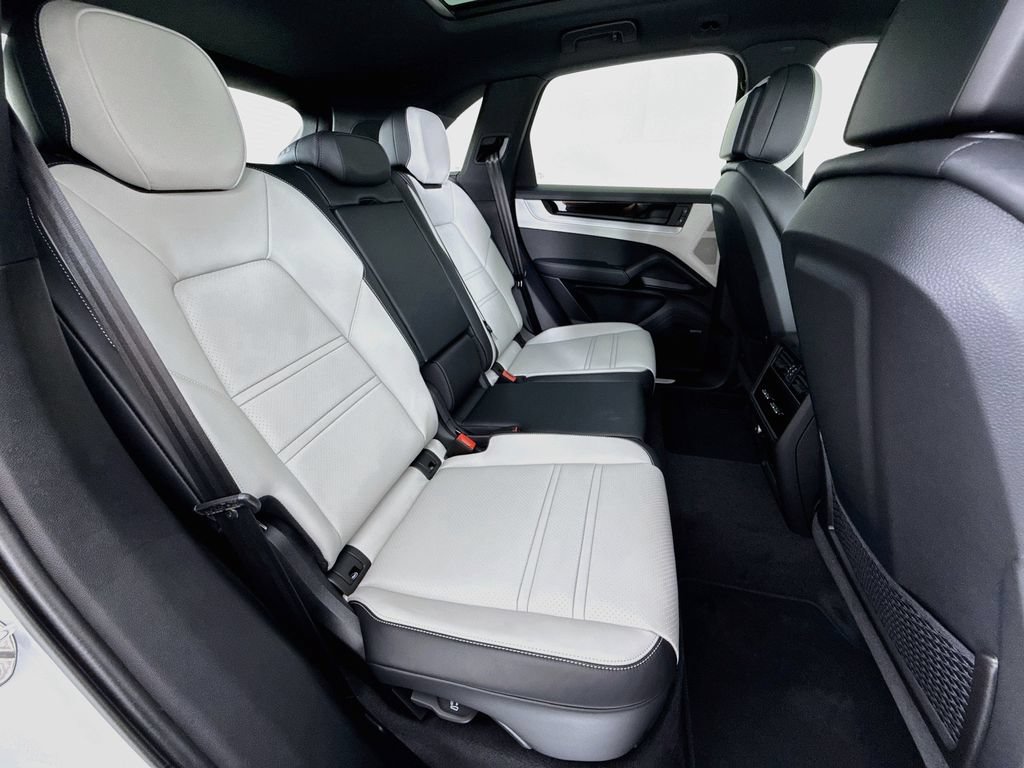 New 2026 Porsche Cayenne AWD/4WD image 29