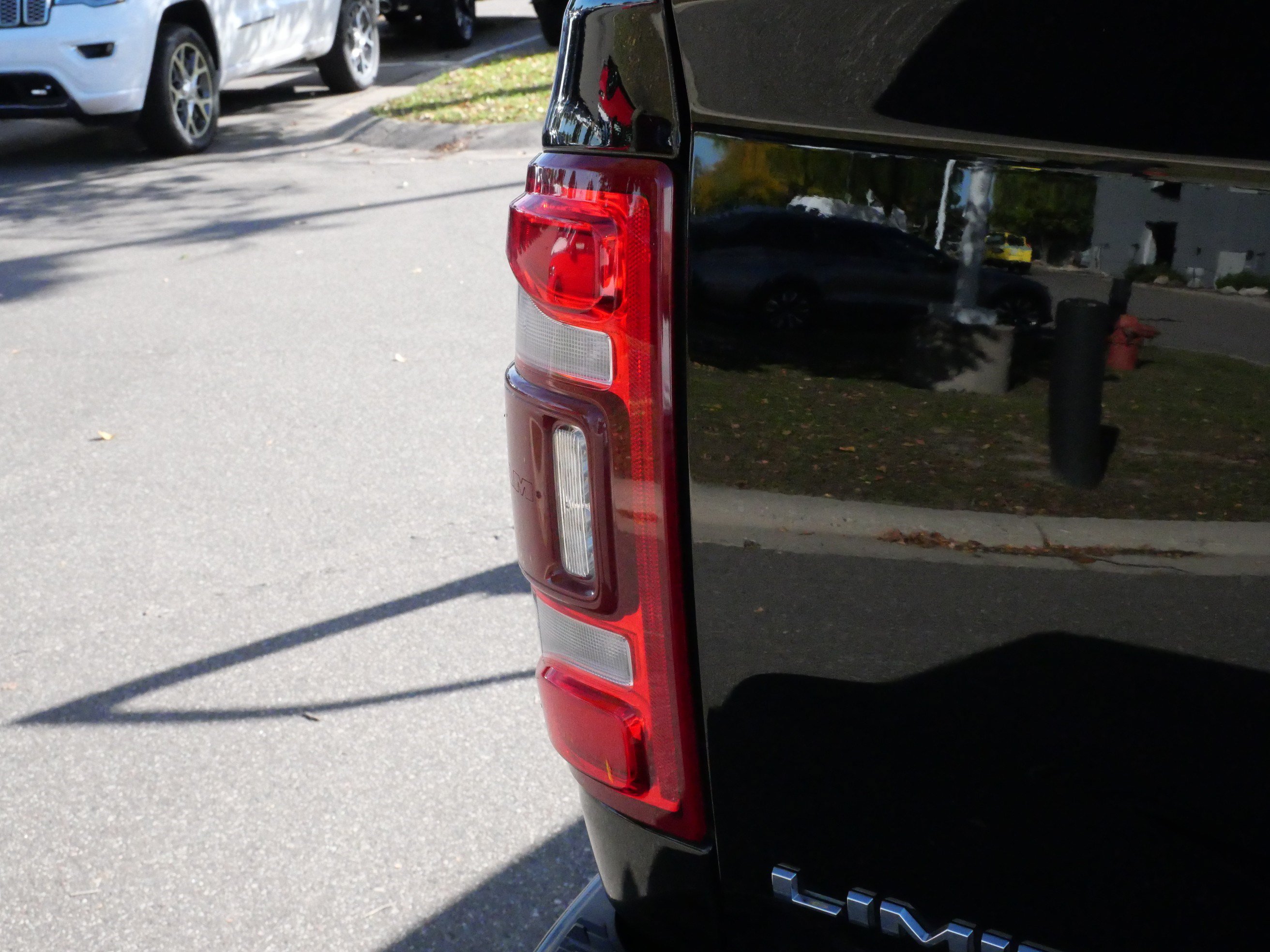 Used 2019 RAM 3500 Limited AWD/4WD image 17
