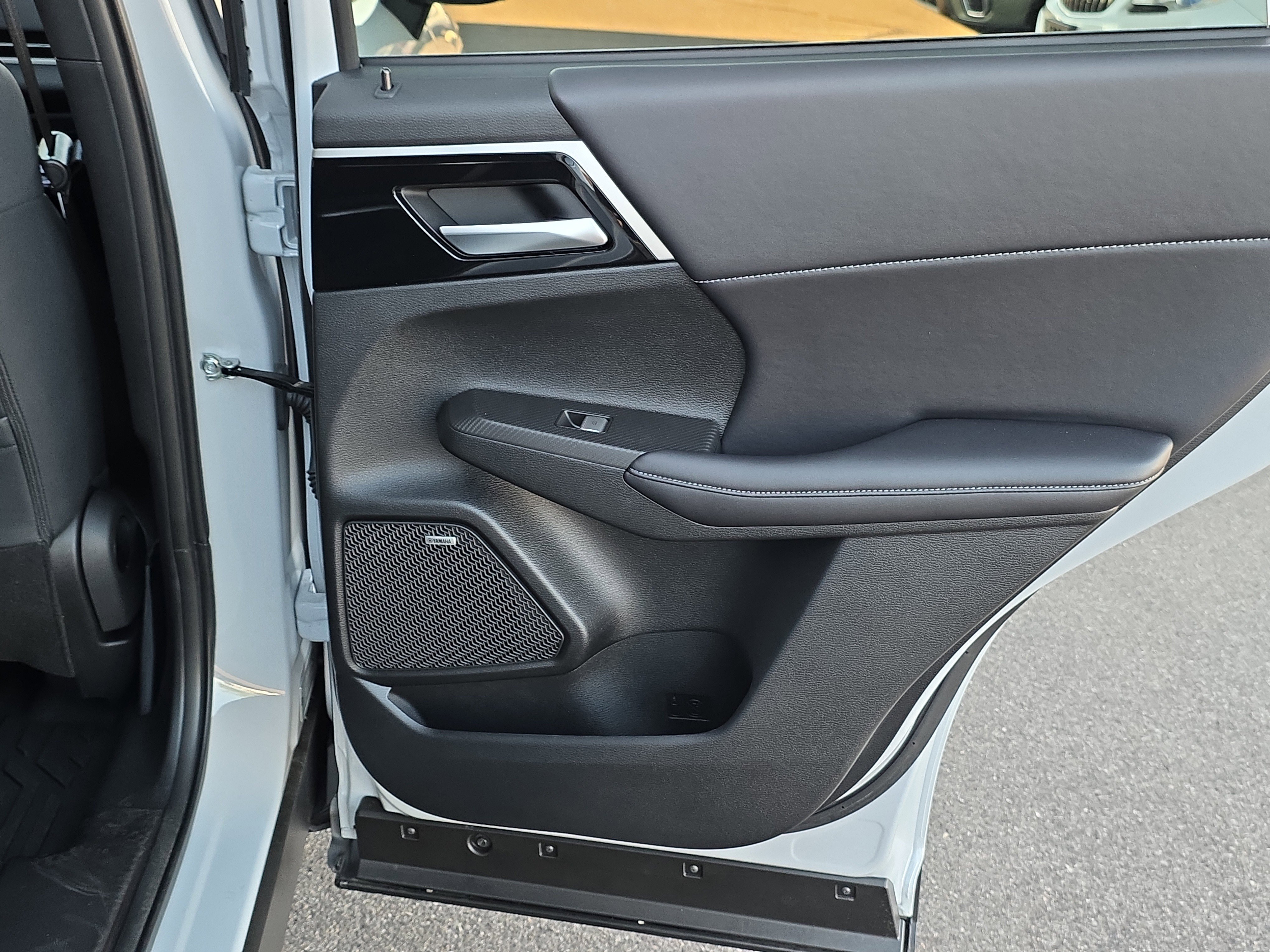 New 2026 Mitsubishi Outlander SE image 27