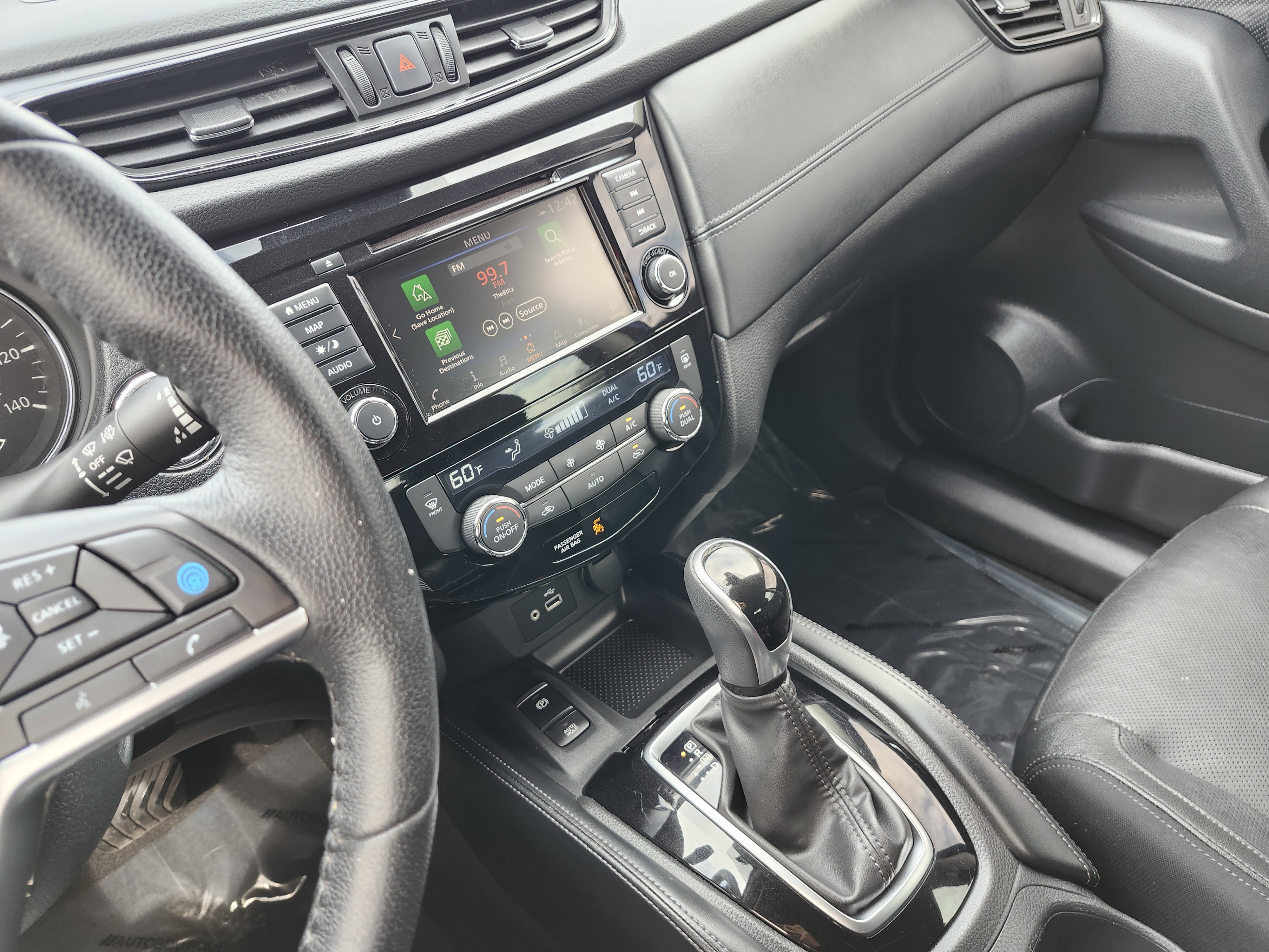 Used 2020 Nissan Rogue SL image 32