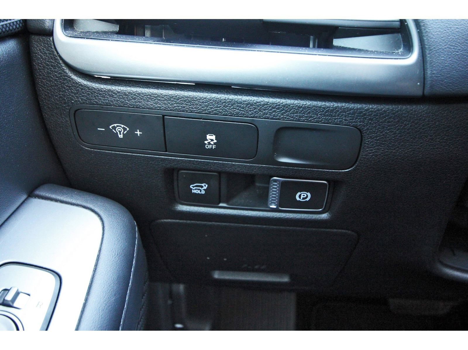 Used 2023 Hyundai Palisade Limited w/ Winter Package image 22