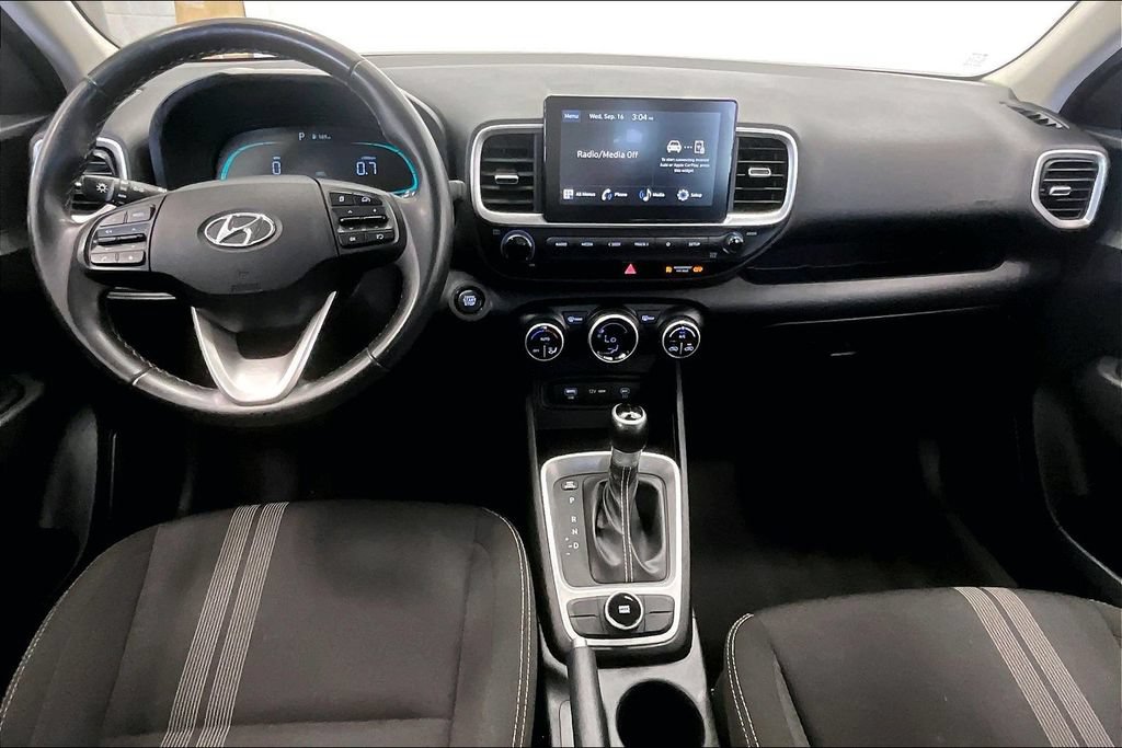 Used 2025 Hyundai Venue SEL FWD image 15