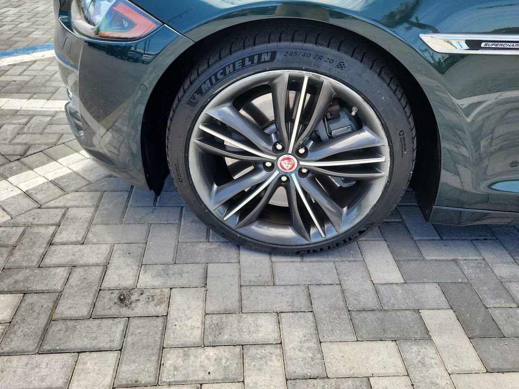 Used 2019 Jaguar XJ L Supercharged RWD image 13