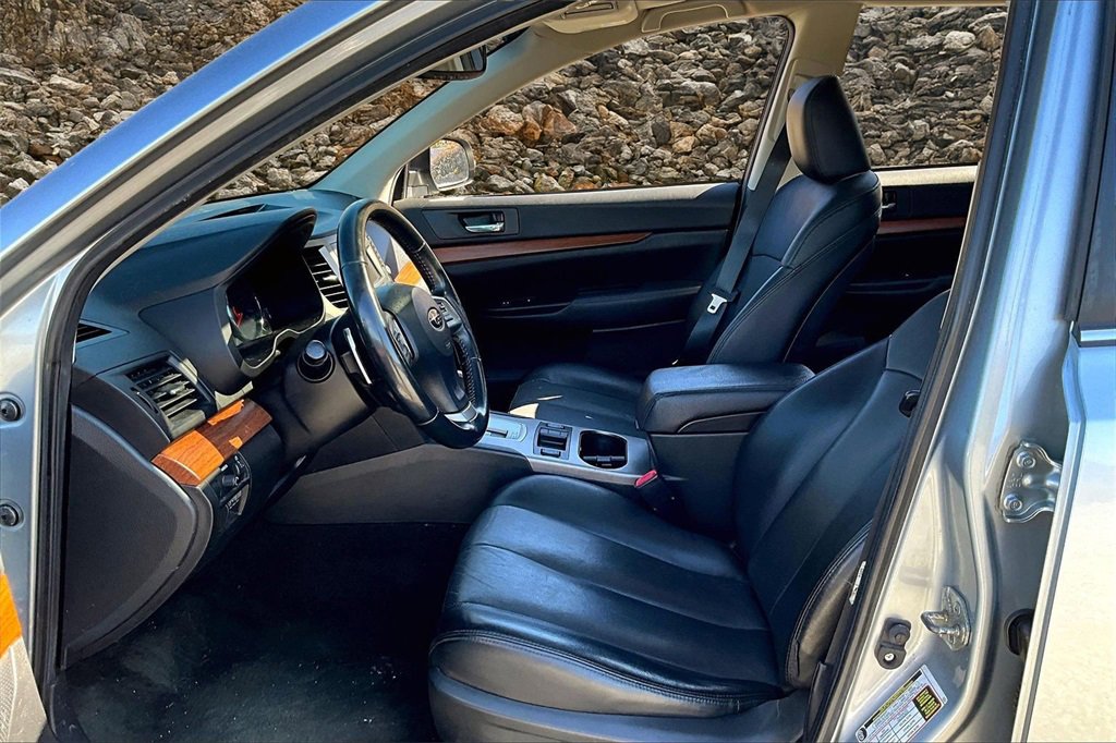 Used 2013 Subaru Outback 2.5i Limited w/ Moonroof Pkg image 21