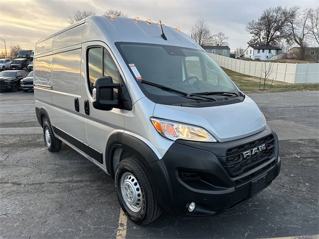 Used 2025 RAM ProMaster 2500 w/ Premium Convenience Group image 4