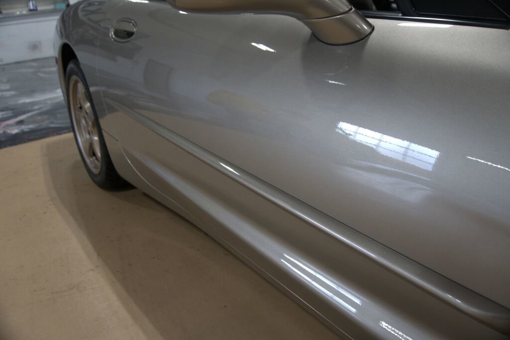 Used 2001 Chevrolet Corvette Convertible w/ Preferred Equipment Group2 image 28