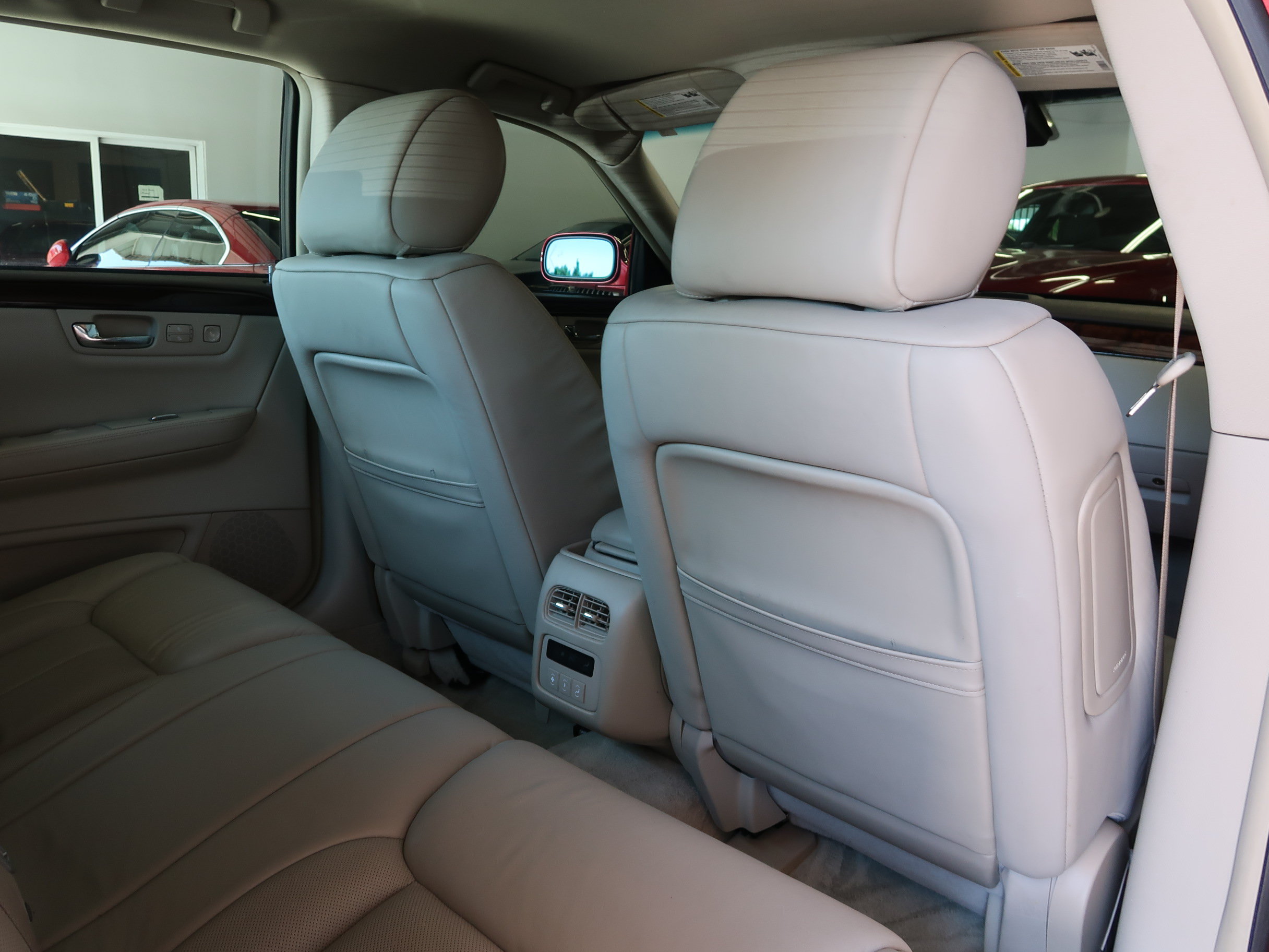 Used 2009 Cadillac DTS FWD image 42