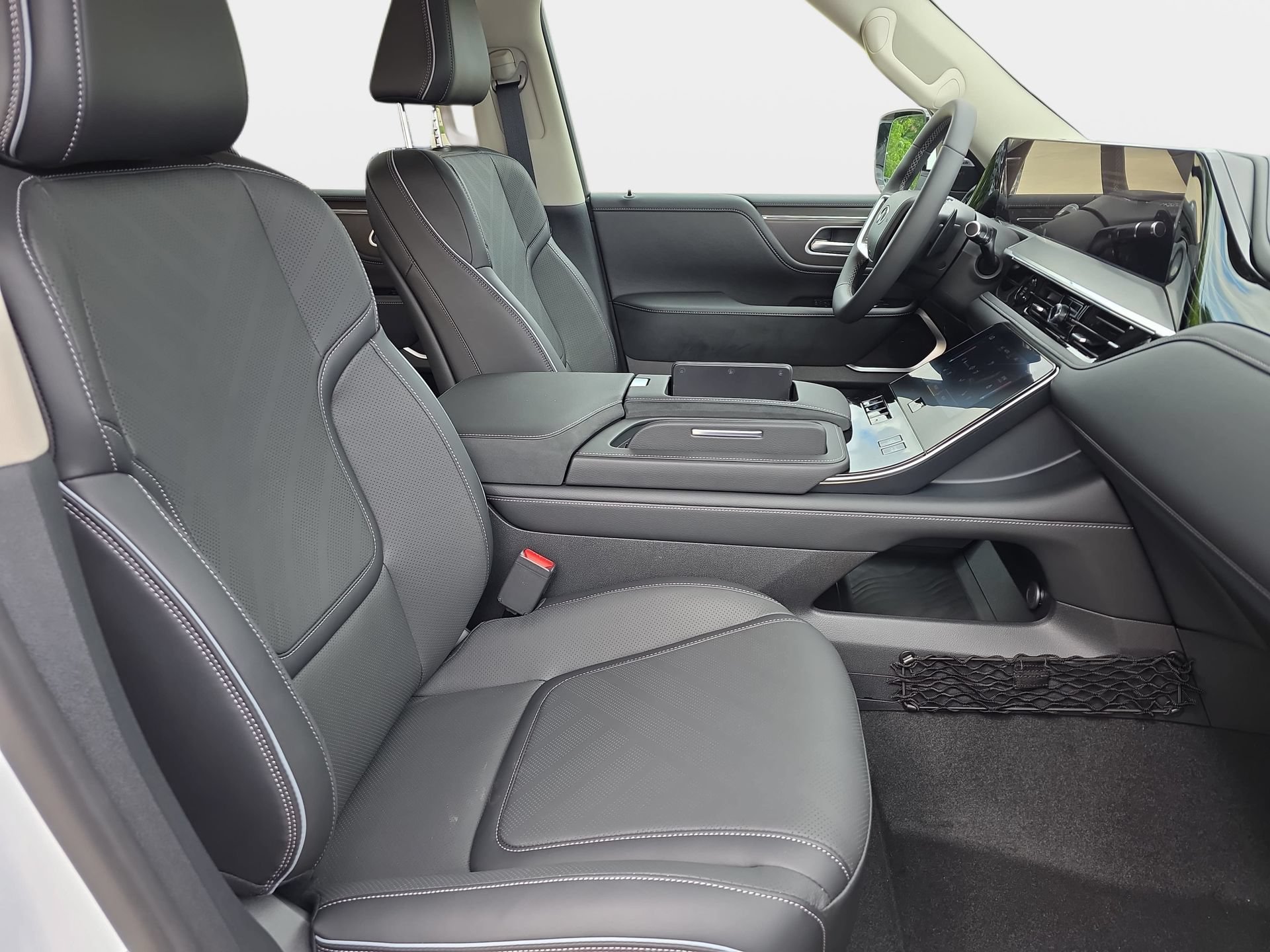 New 2026 INFINITI QX80 Luxe w/ Cargo Package RWD image 10