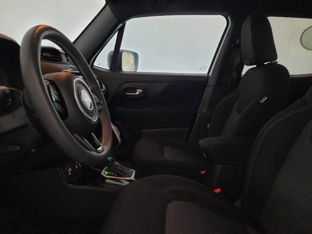Used 2021 Jeep Renegade Latitude w/ Luxury Group II AWD/4WD image 17