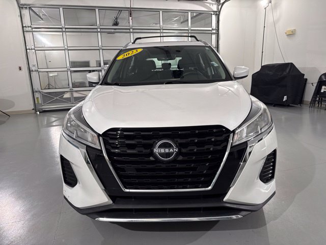 Used 2023 Nissan Kicks SV w/ Interior Electronics Package FWD image 2