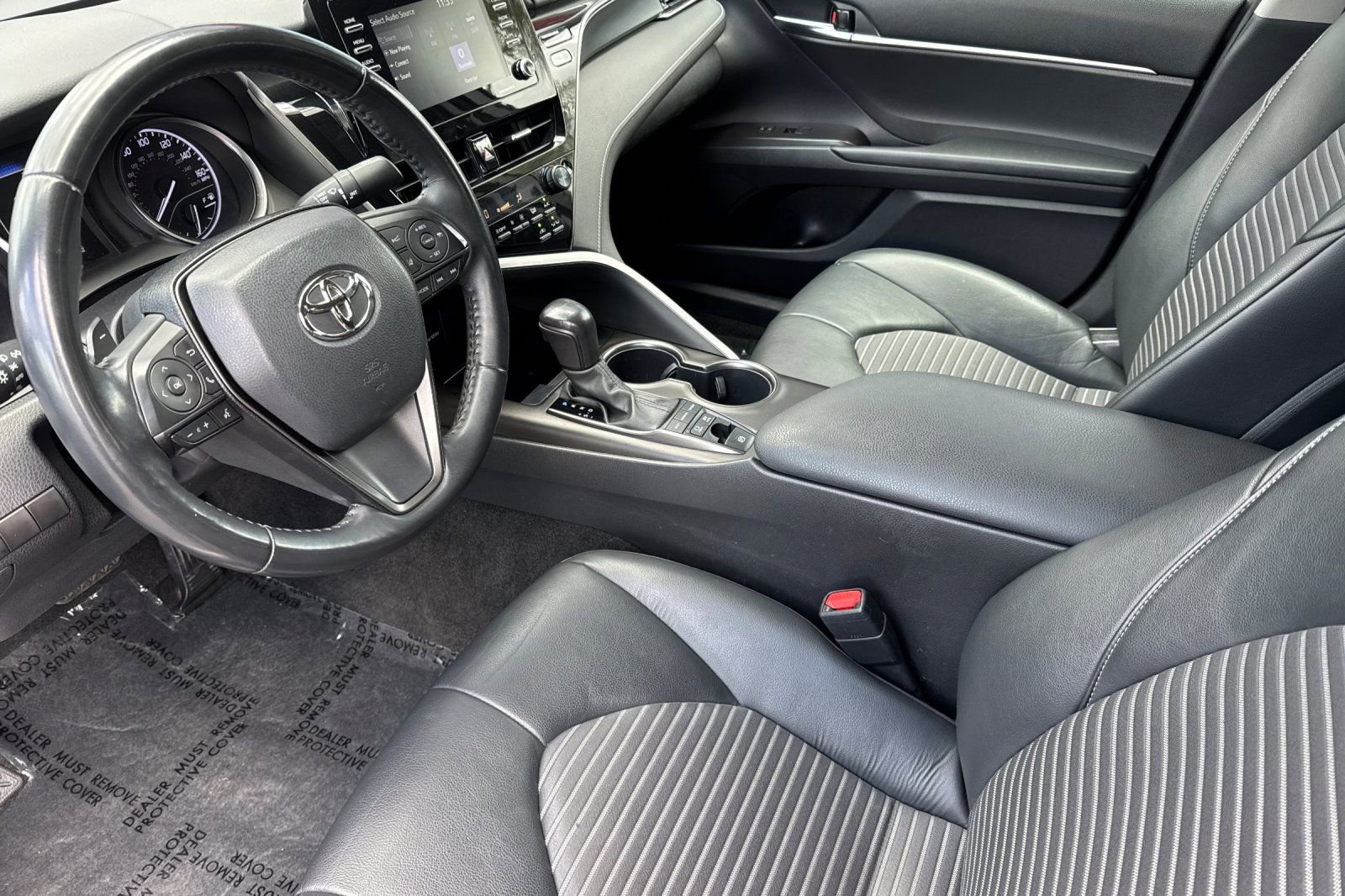 Used 2022 Toyota Camry SE FWD image 12