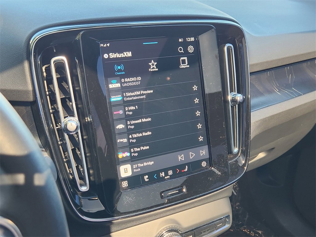 Used 2023 Volvo C40 P8 Recharge Ultimate image 12