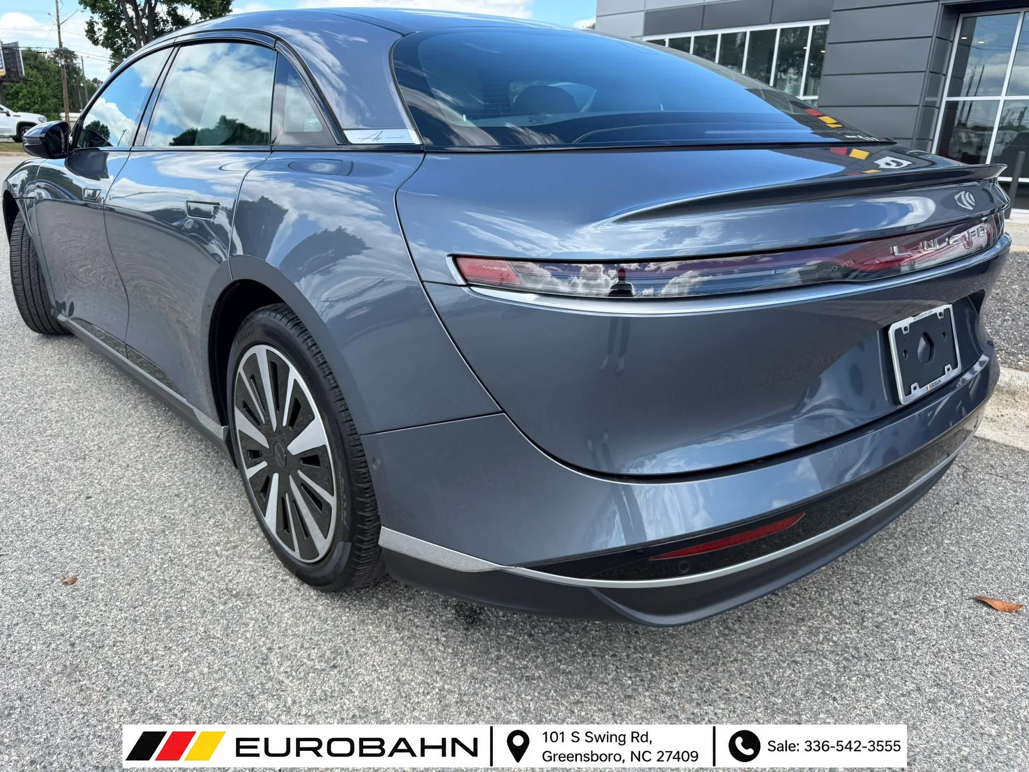 Used 2024 Lucid Air Pure RWD image 3
