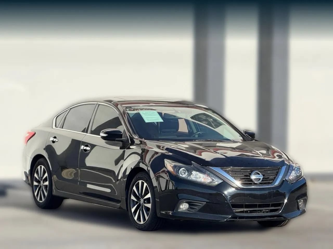 Used 2017 Nissan Altima 2.5 SL w/ 2.5 Technology Package