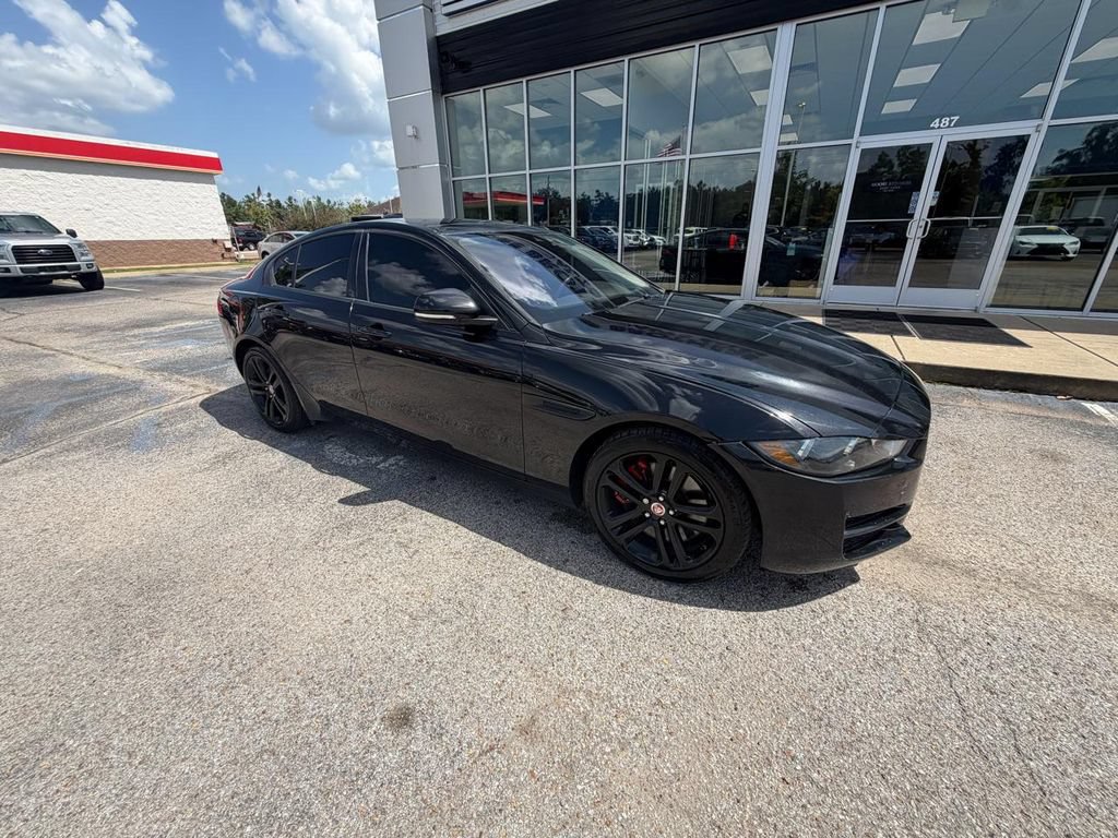 Used 2017 Jaguar XE Premium RWD image 2