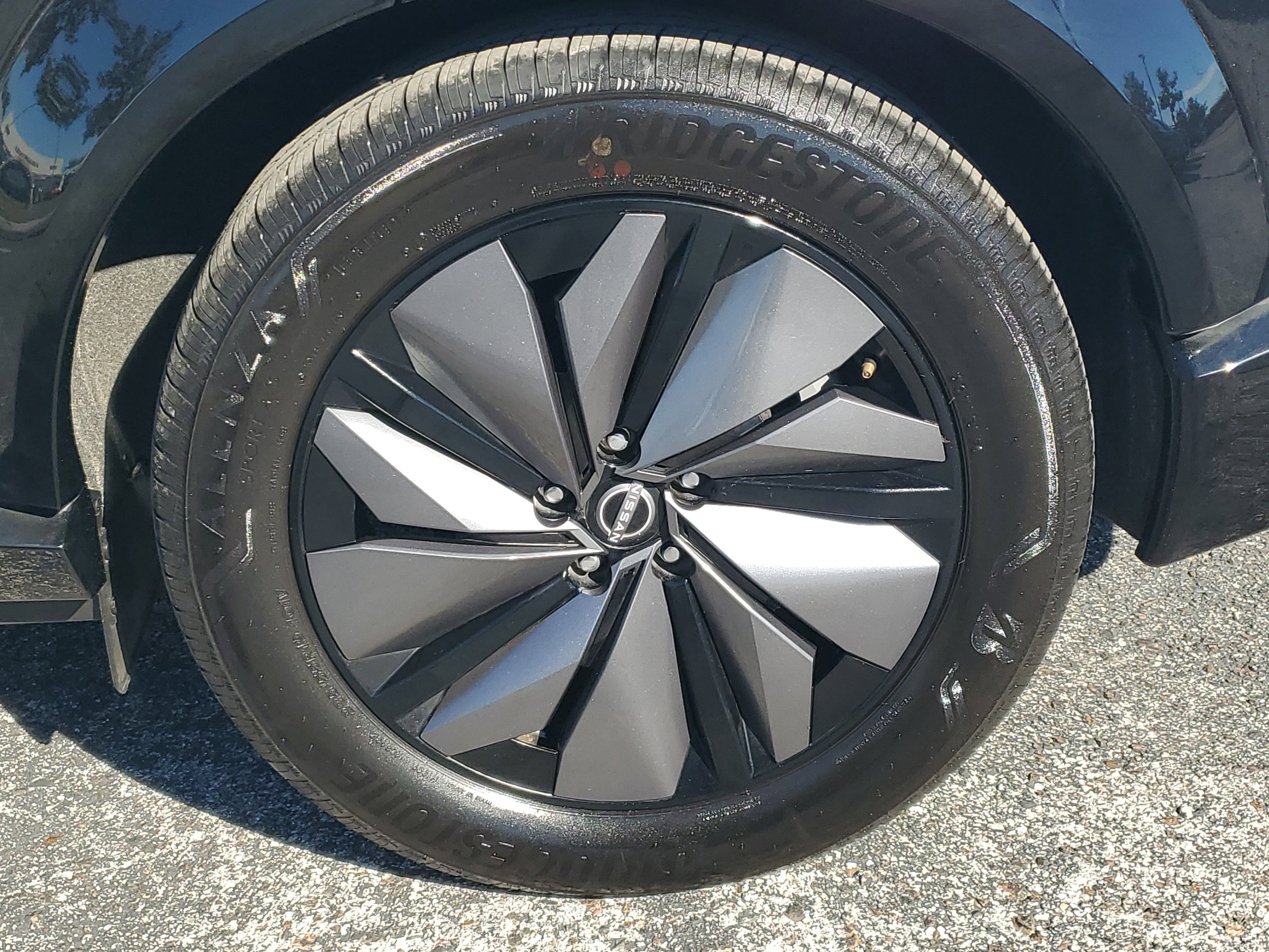 Certified 2023 Nissan Ariya FWD image 9