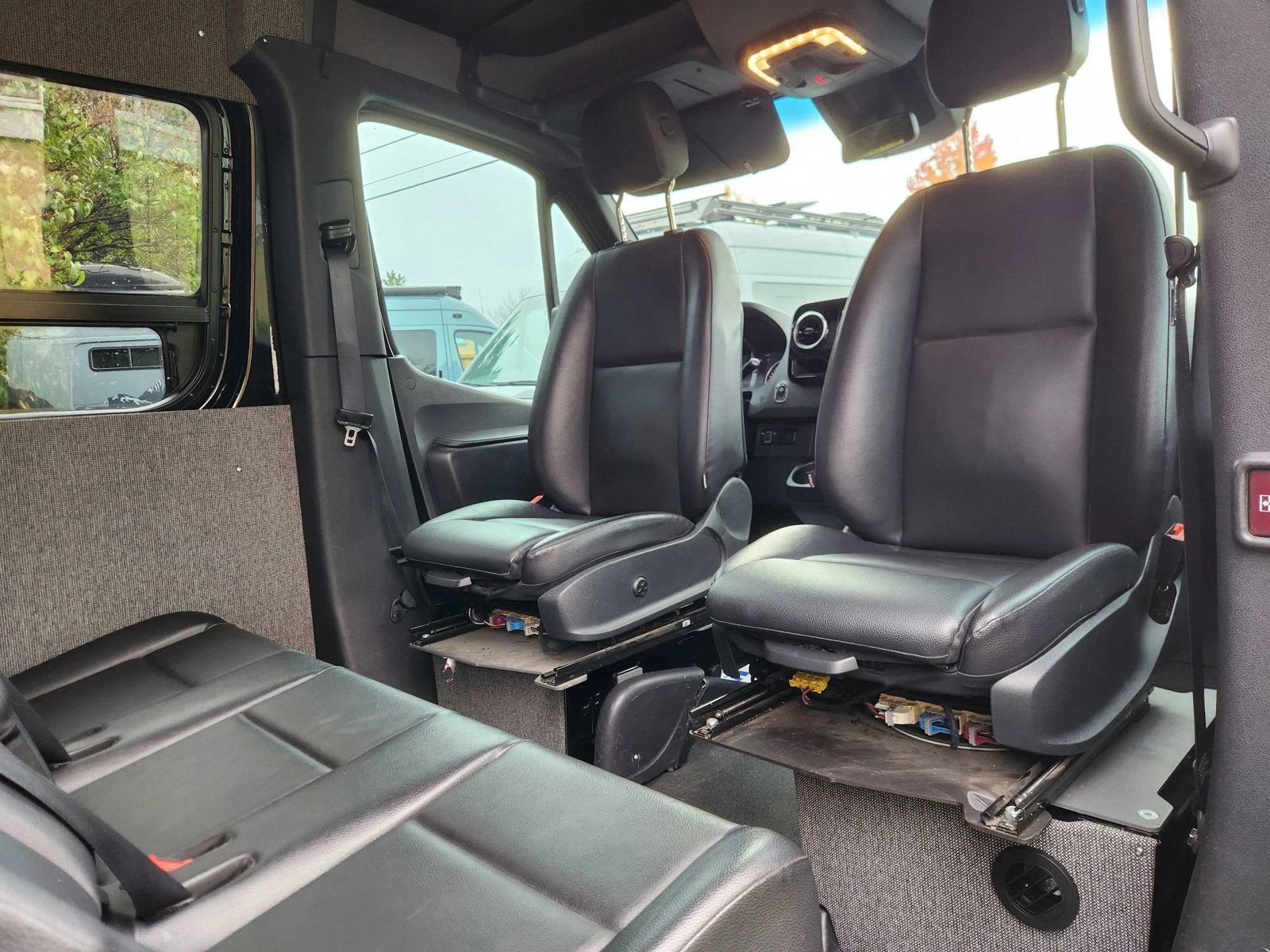 Used 2020 Mercedes-Benz Sprinter 2500 image 36