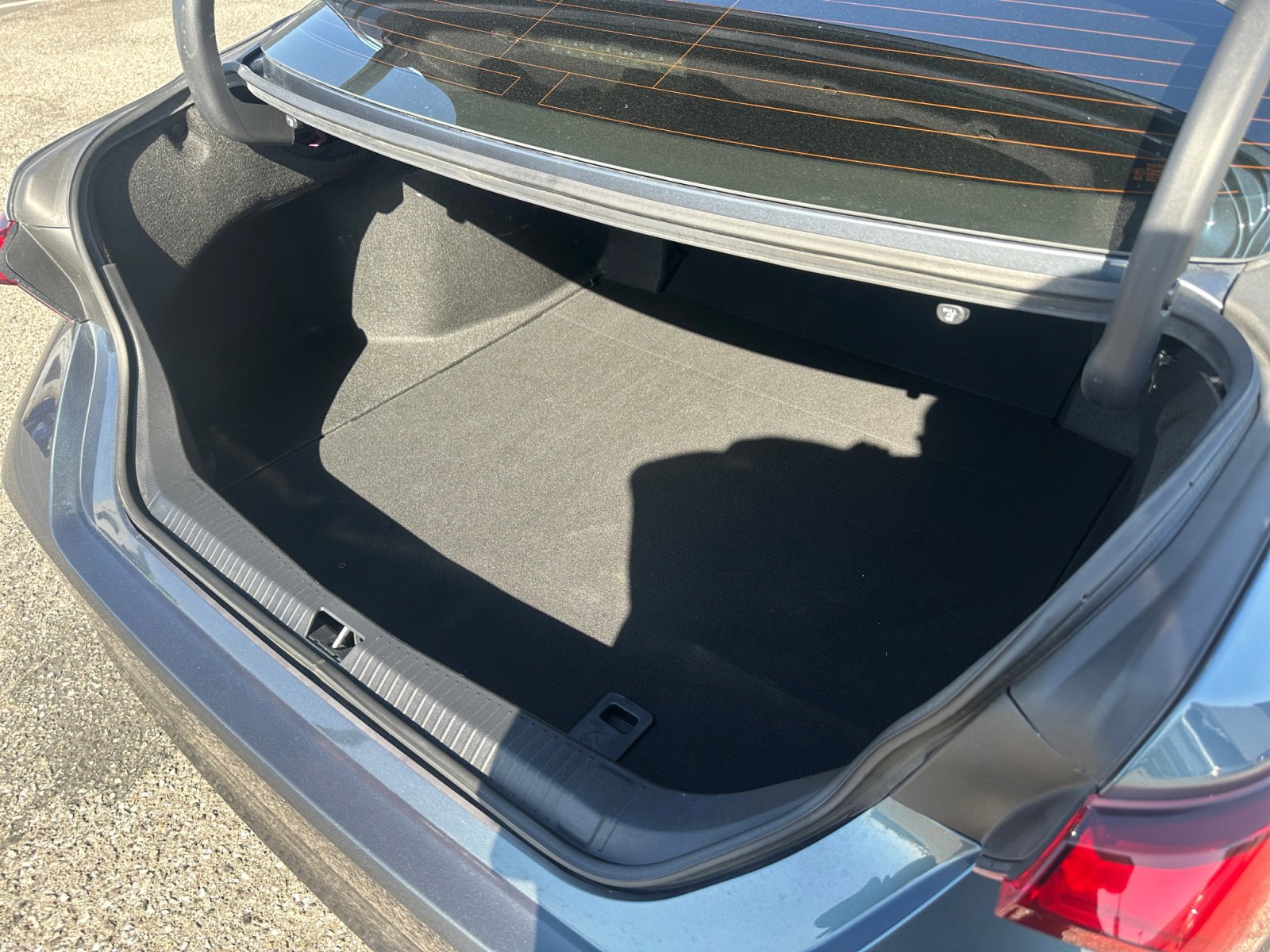 Used 2020 Toyota Avalon XLE w/ All Weather Liner Package FWD image 28