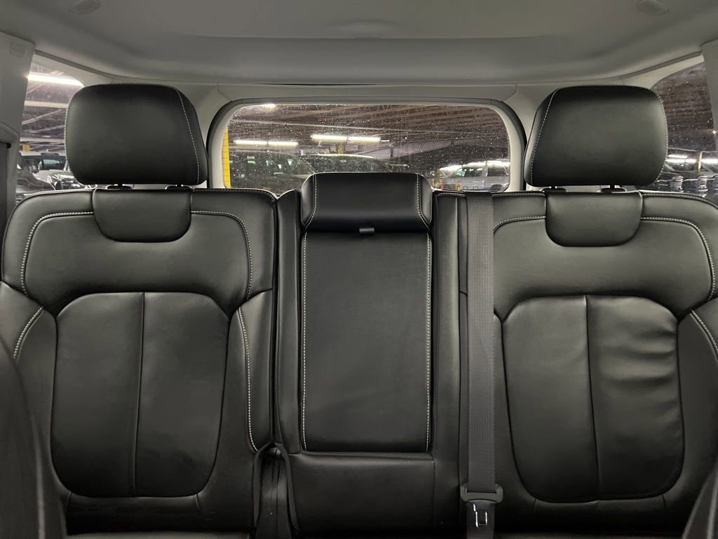 Used 2023 Jeep Grand Cherokee Limited image 24