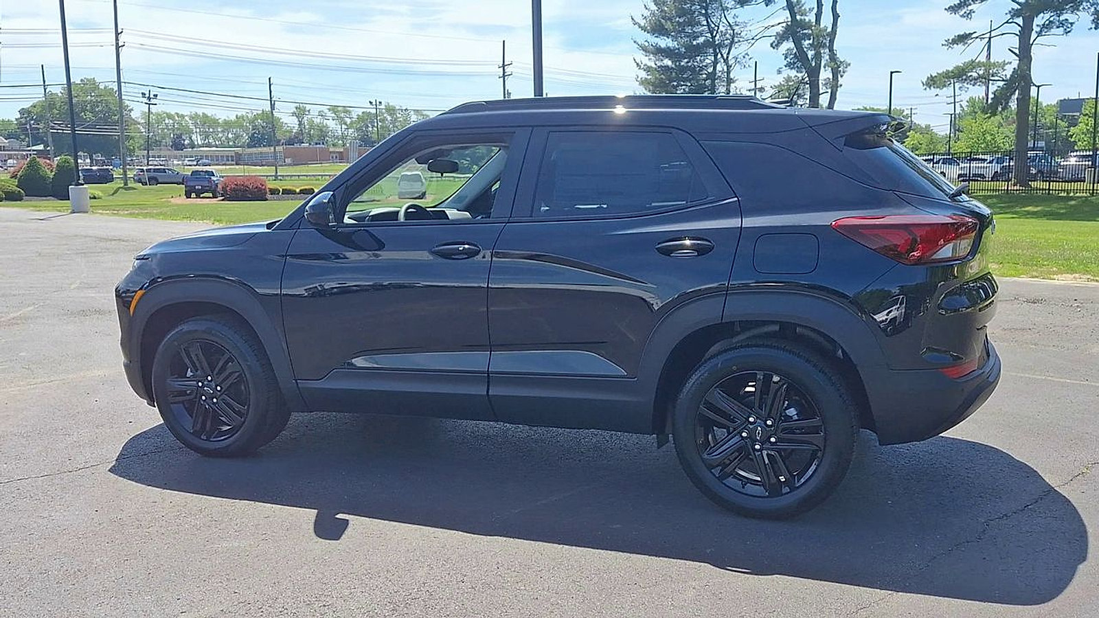 New 2026 Chevrolet TrailBlazer LT w/ Midnight Edition FWD image 8