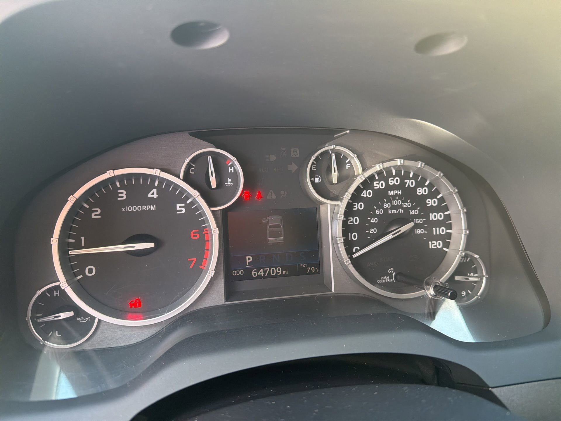 Used 2015 Toyota Tundra SR5 w/ SR5 Upgrade Package image 9