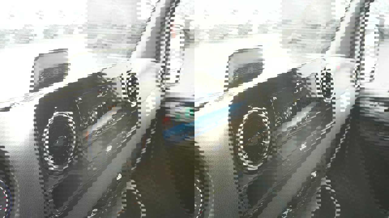 Used 2025 Mercedes-Benz Sprinter 2500 image 13