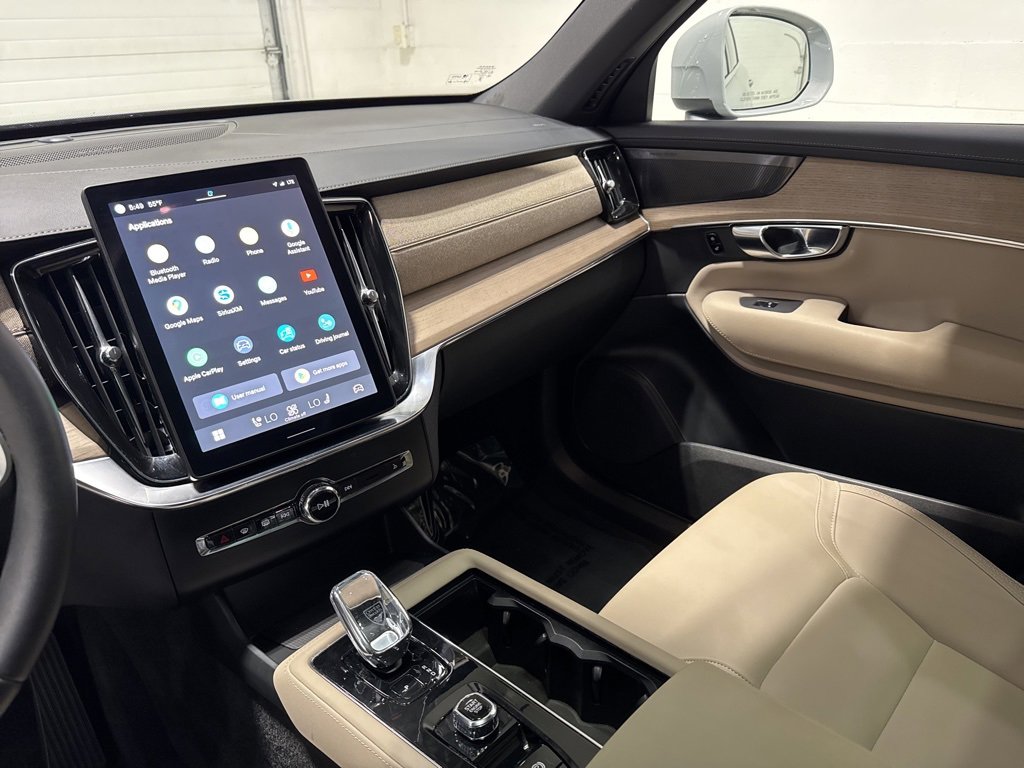 Used 2025 Volvo XC90 B6 Plus image 14