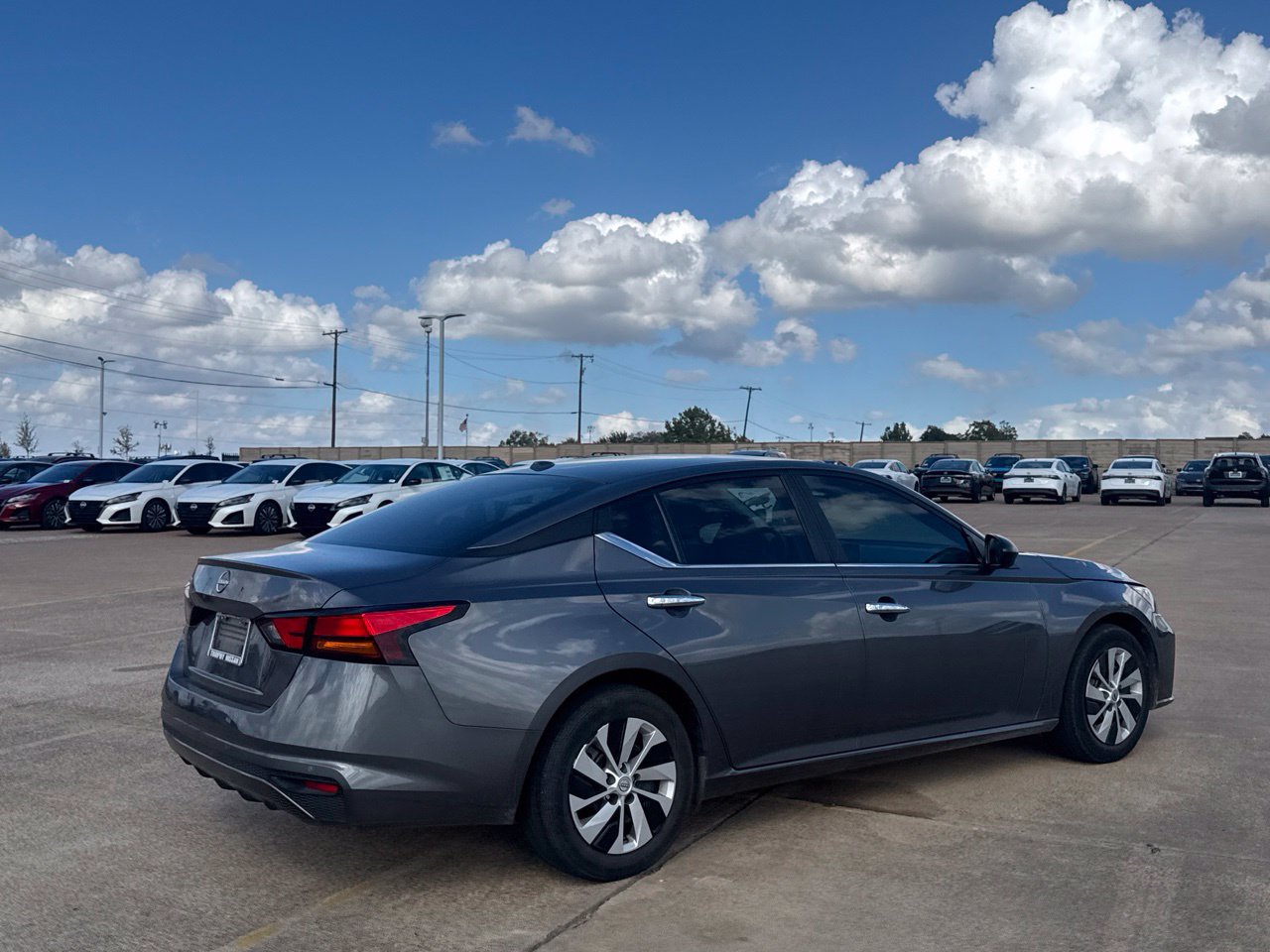 Used 2025 Nissan Altima 2.5 S FWD image 25