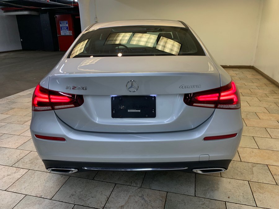 Used 2022 Mercedes-Benz A 220 4MATIC w/ Premium Package Lite image 7