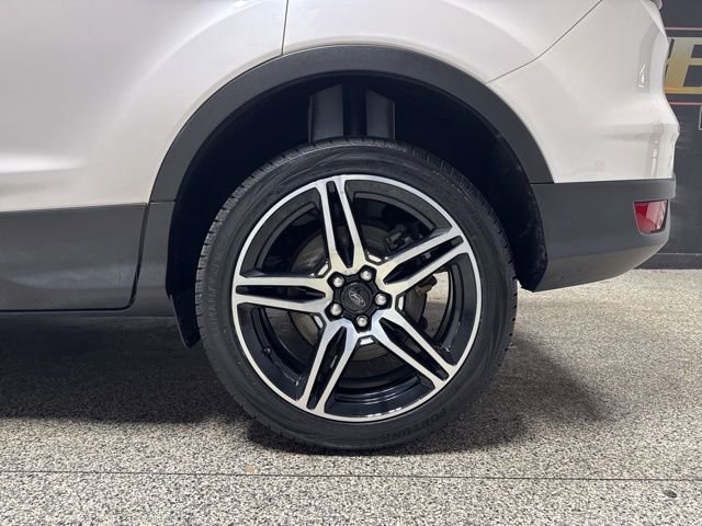 Used 2019 Ford Escape SEL image 16