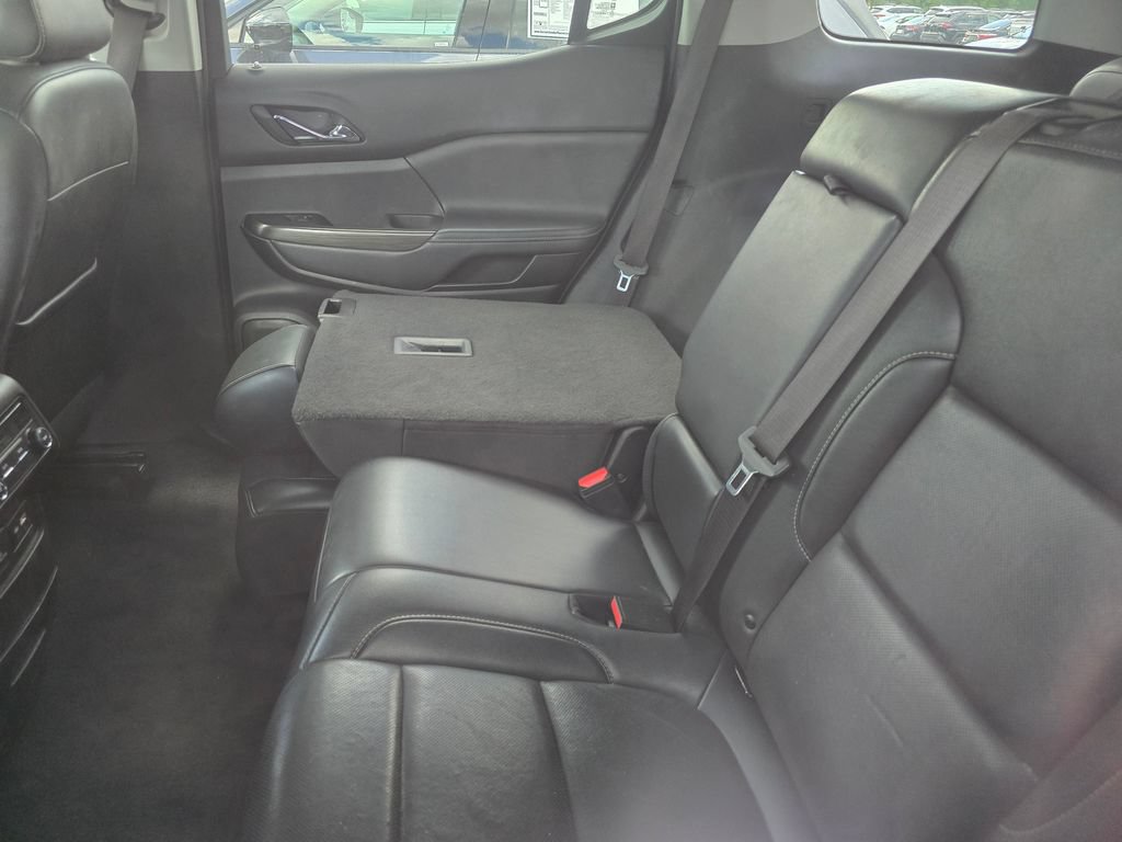 Used 2023 GMC Acadia SLT FWD image 22