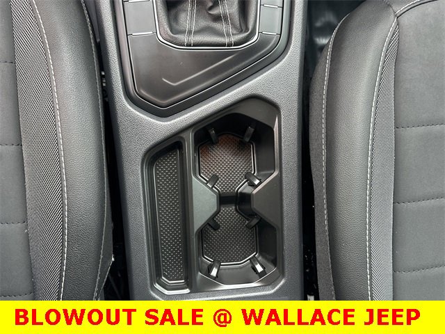 Used 2022 Volkswagen Tiguan SE image 17