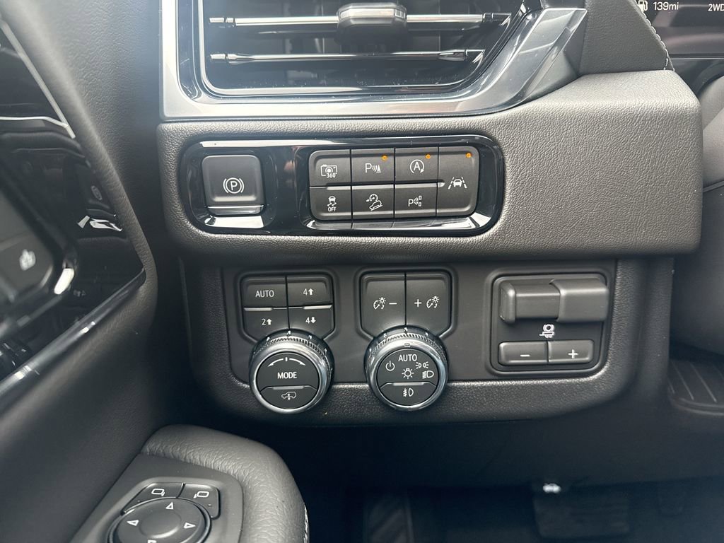 New 2026 GMC Yukon Denali w/ Denali Reserve Package AWD/4WD image 18