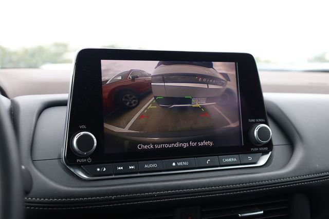 Used 2023 Nissan Rogue S image 17