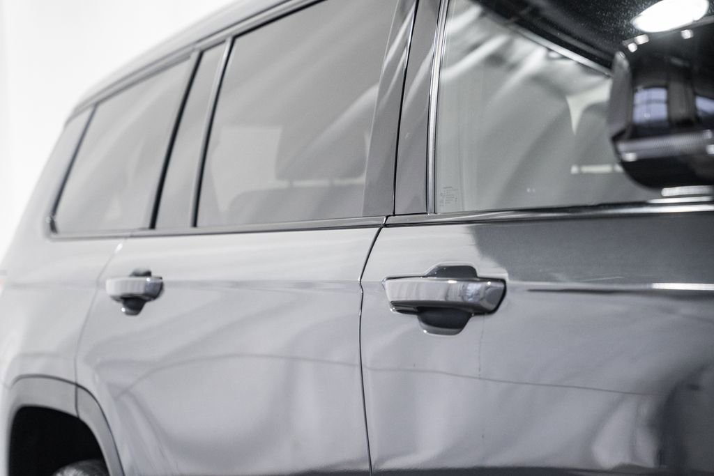 Used 2024 Jeep Grand Cherokee L Laredo image 19