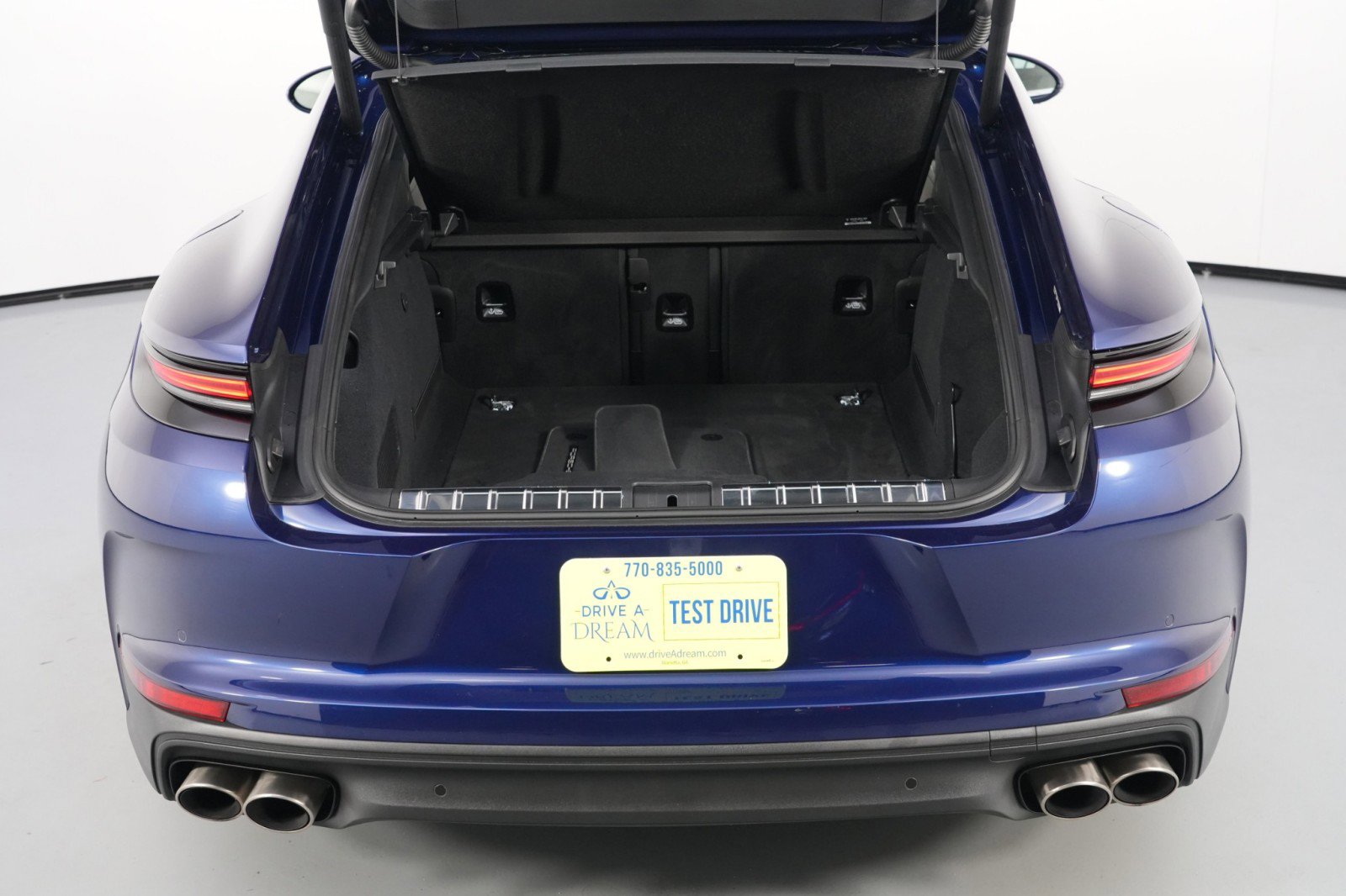 Used 2025 Porsche Panamera 4S w/ Premium Package image 9