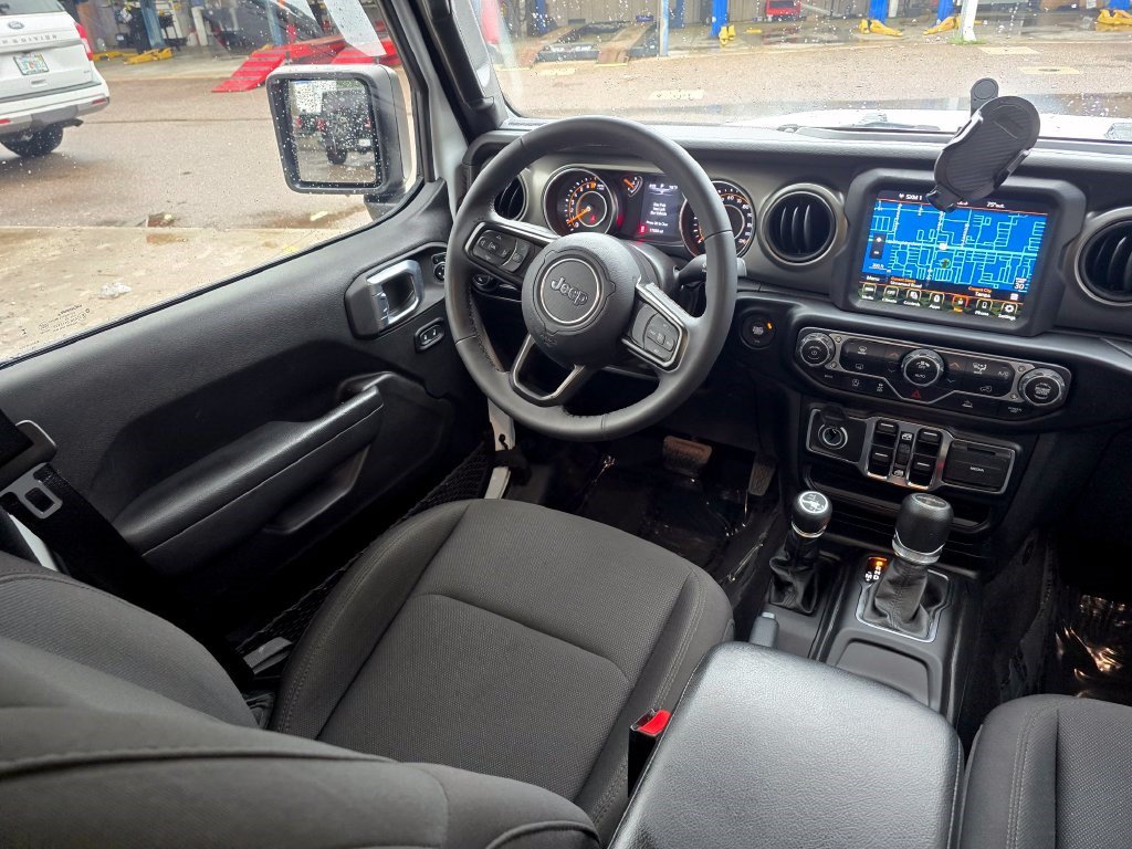 Used 2023 Jeep Gladiator Sport AWD/4WD image 39