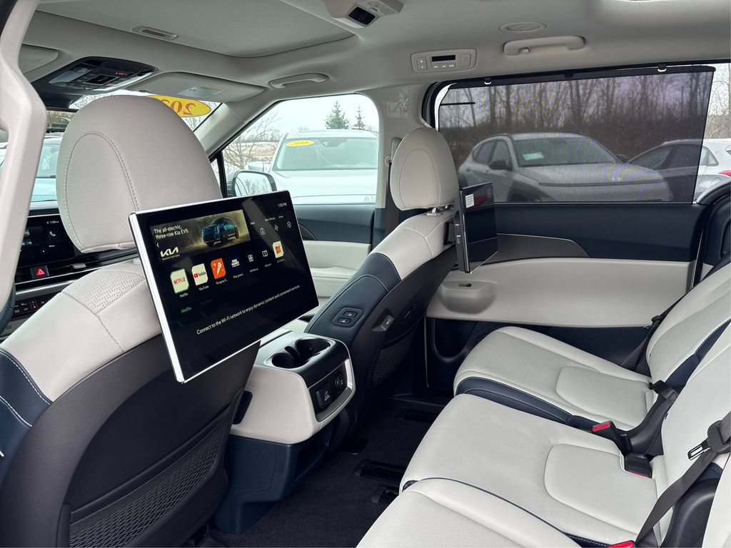 New 2025 Kia Carnival SX Prestige FWD image 18