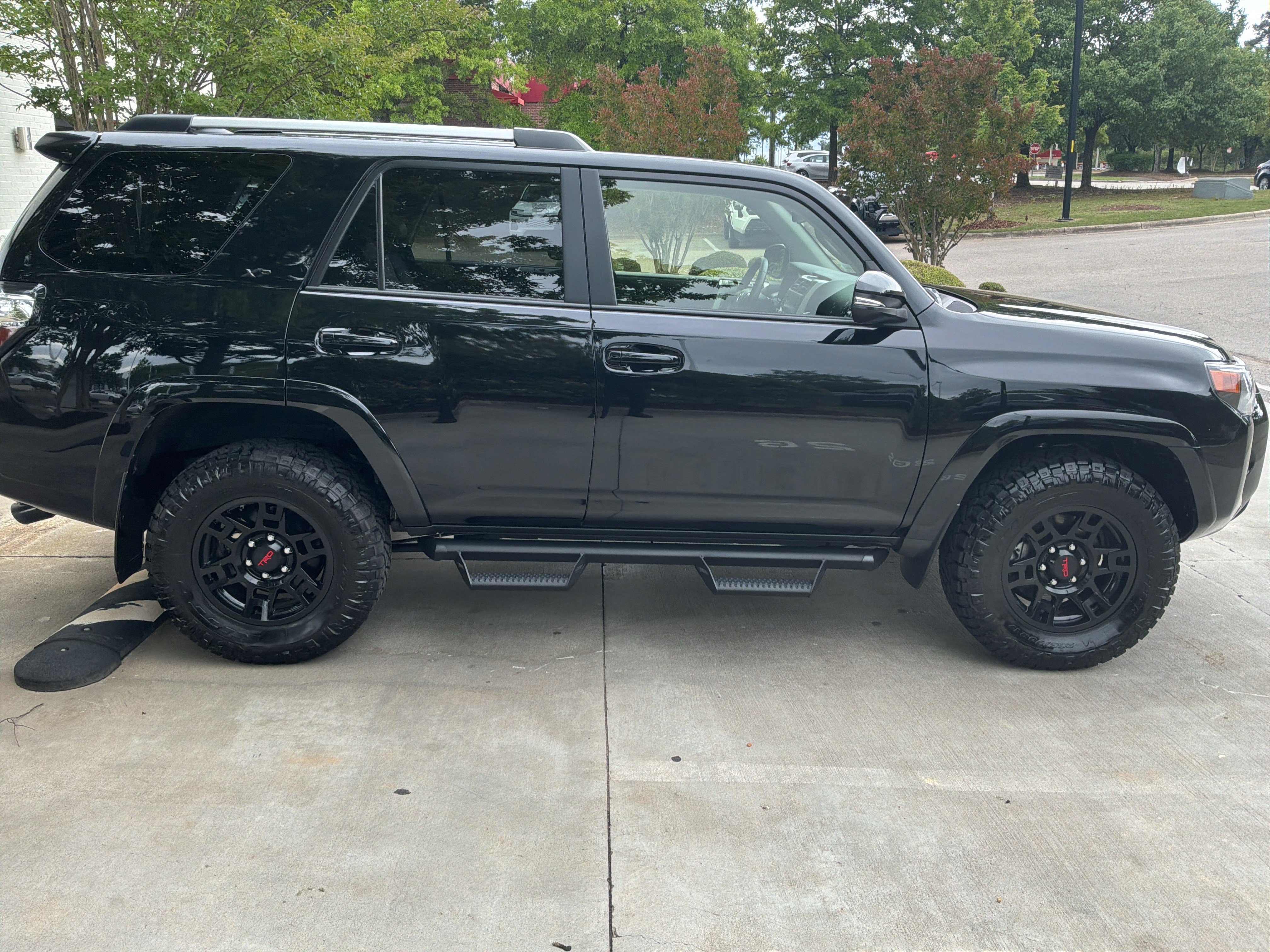 Used 2024 Toyota 4Runner SR5 Premium w/ Moonroof Package AWD/4WD image 11