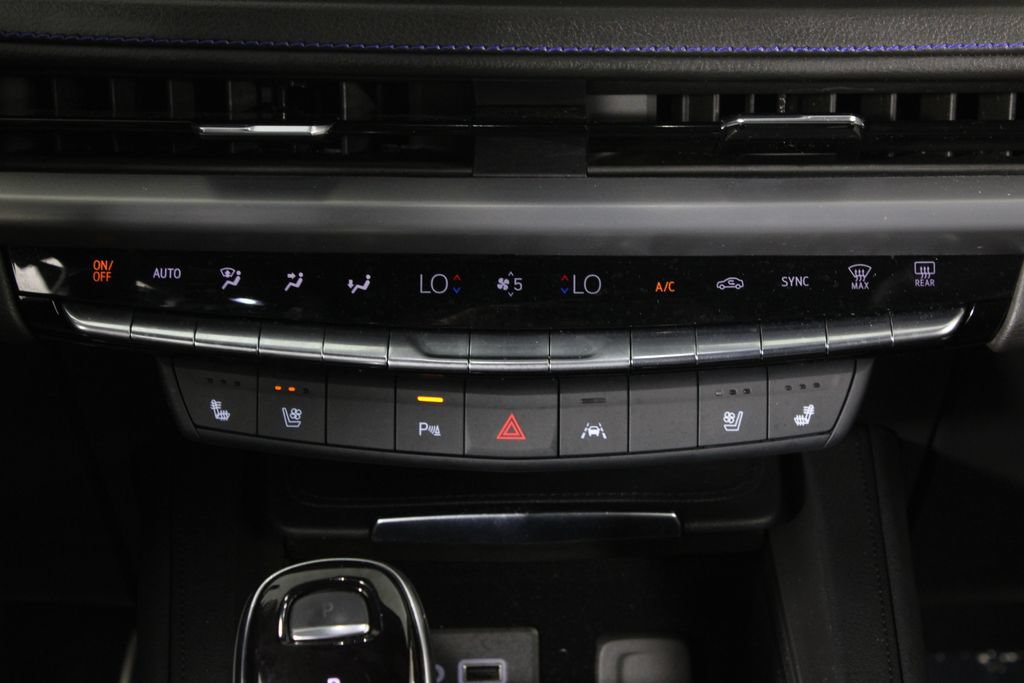 Used 2025 Cadillac XT4 Sport FWD image 21