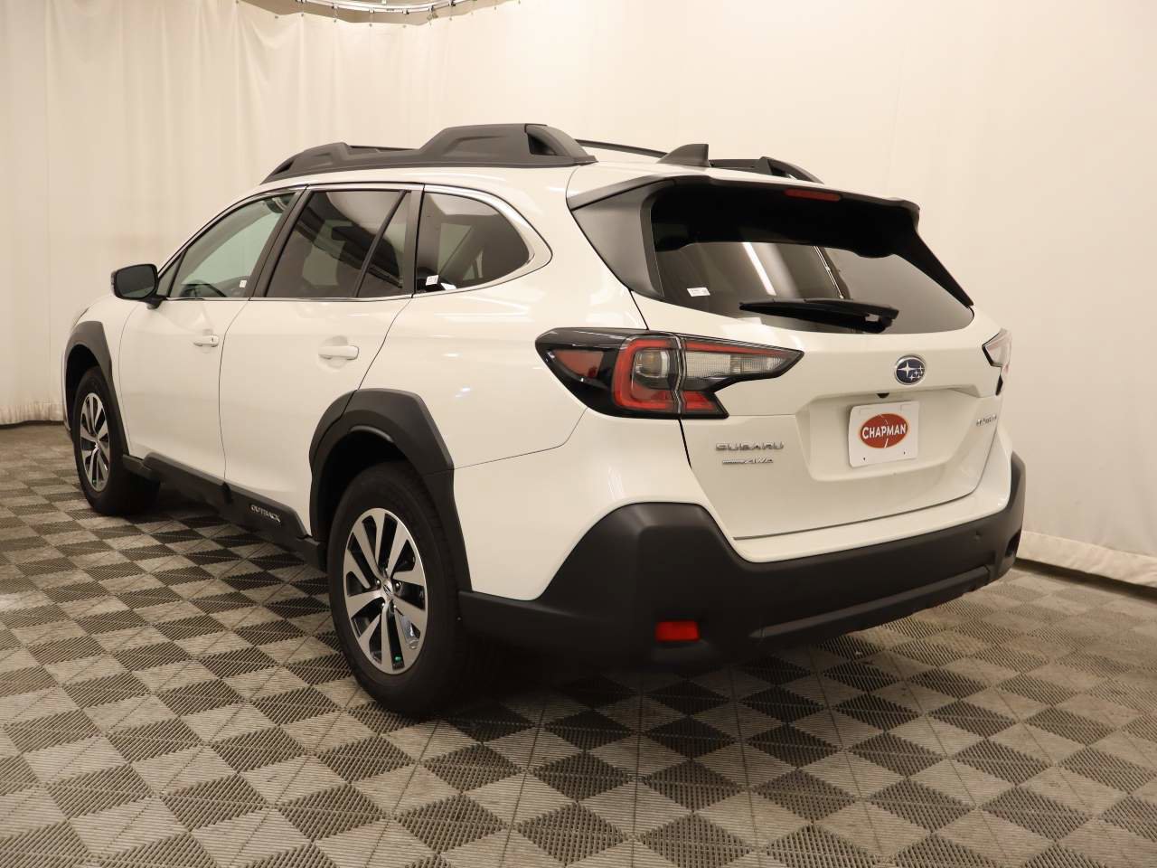 Used 2023 Subaru Outback Premium image 3