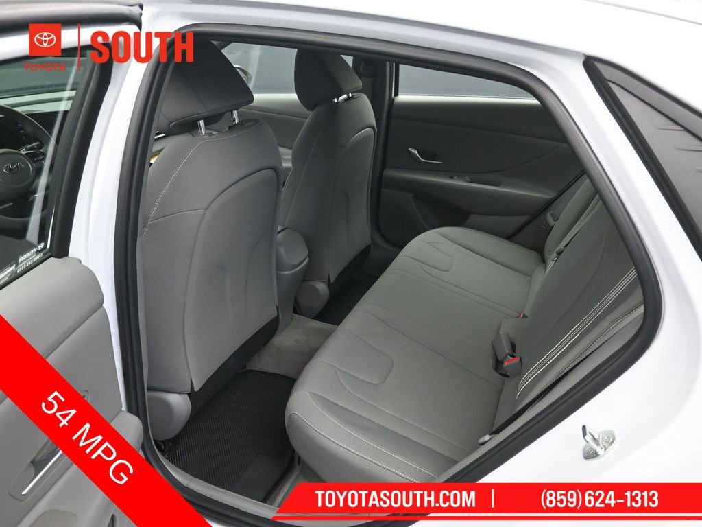 Used 2023 Hyundai Elantra Blue image 10