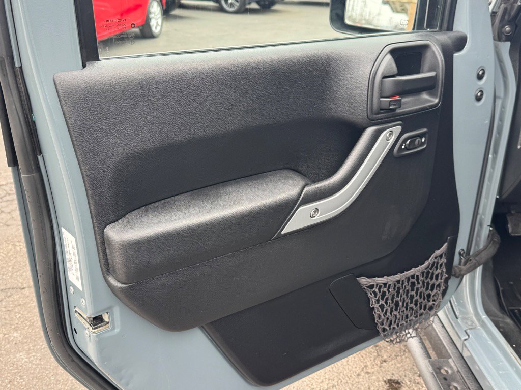 Used 2014 Jeep Wrangler Unlimited Sahara w/ Max Tow Package image 13