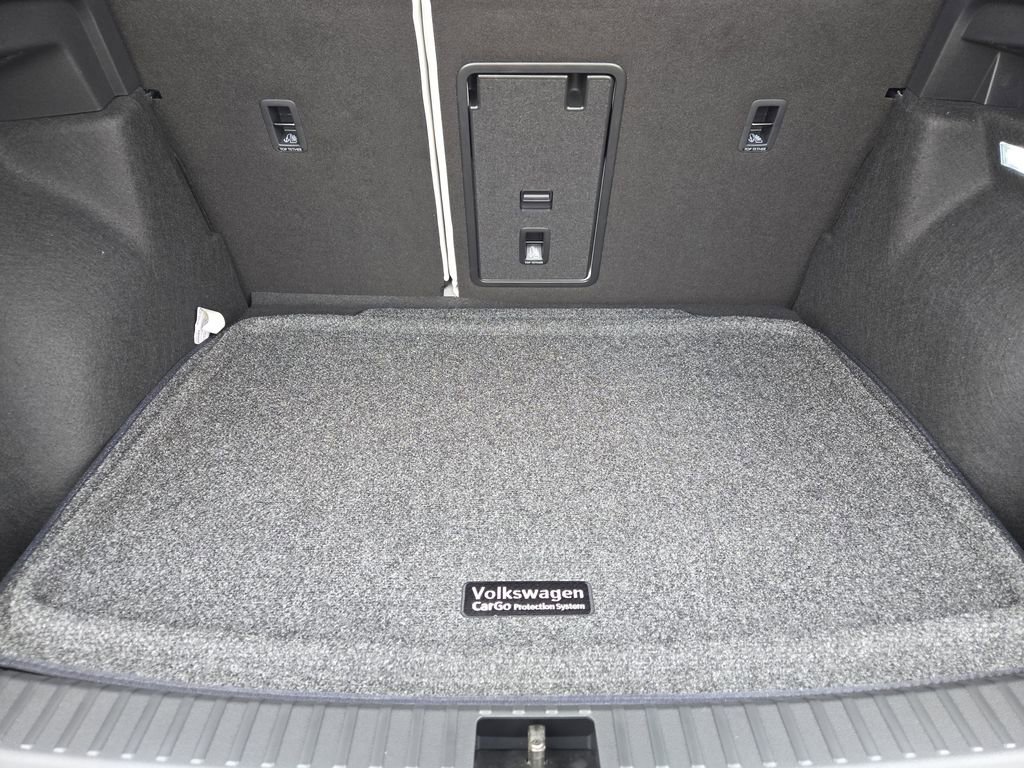New 2026 Volkswagen Taos SE image 24