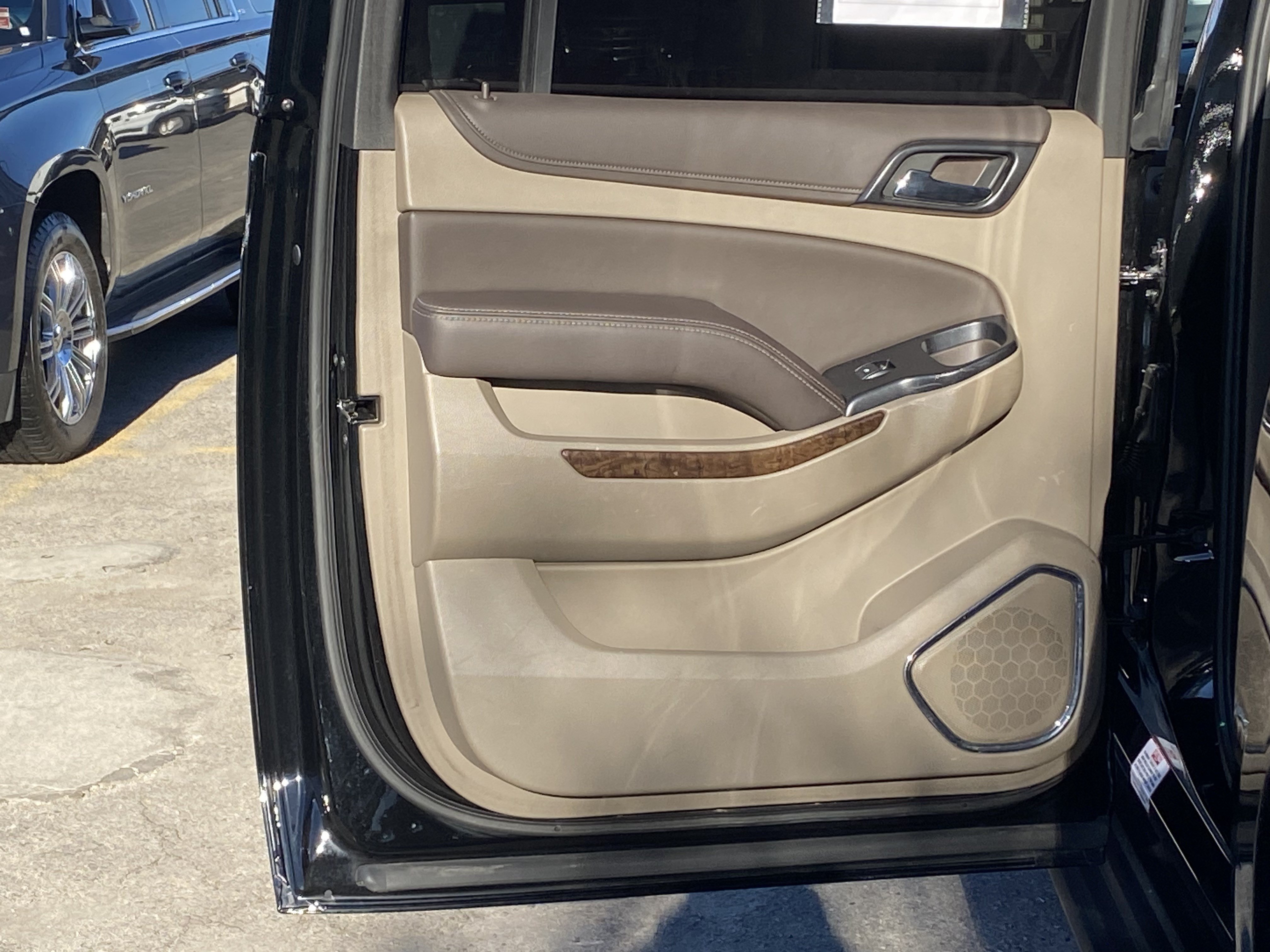 Used 2020 Chevrolet Suburban LT AWD/4WD image 20