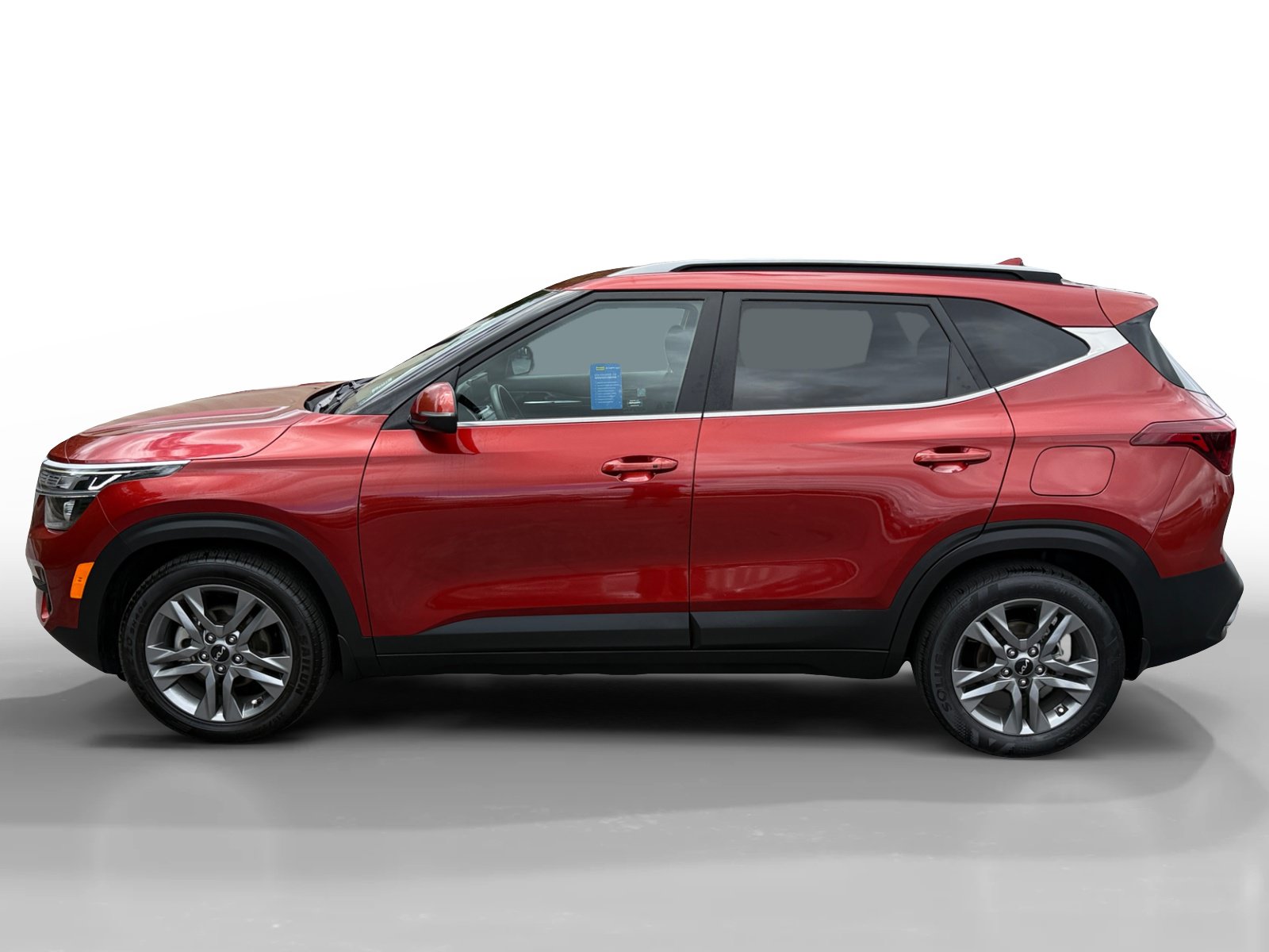 Used 2023 Kia Seltos S w/ Navigation Package FWD image 2
