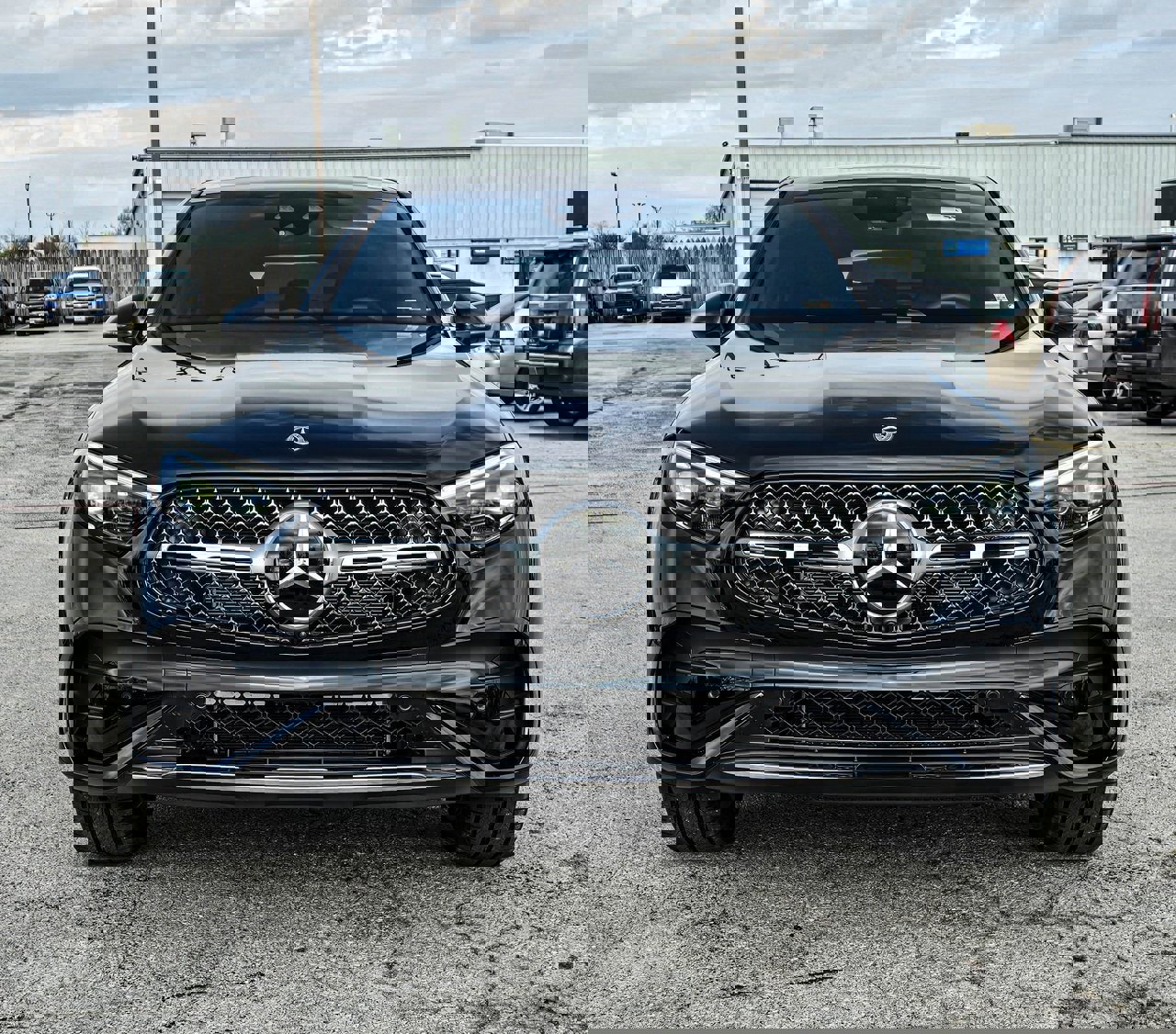 Used 2025 Mercedes-Benz GLC 300 4MATIC image 1